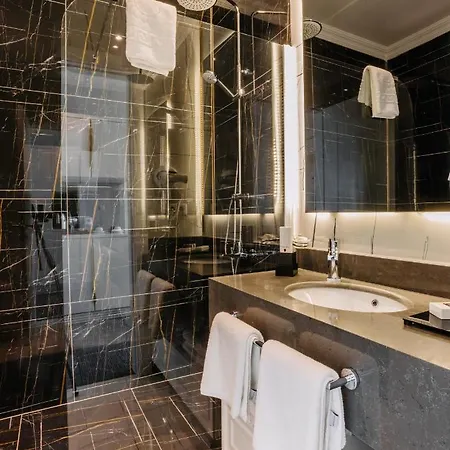 özkum Park Otel 4*