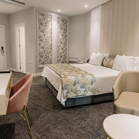 فندق Oezkum Park