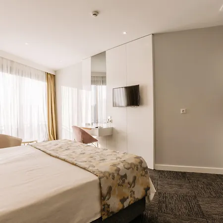 Oezkum Park Hotel 4*